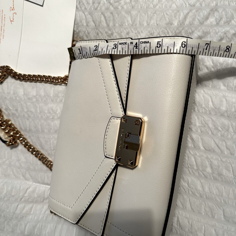 Michael Kors white Kinsley shoulder bag - Picture 10 of 14